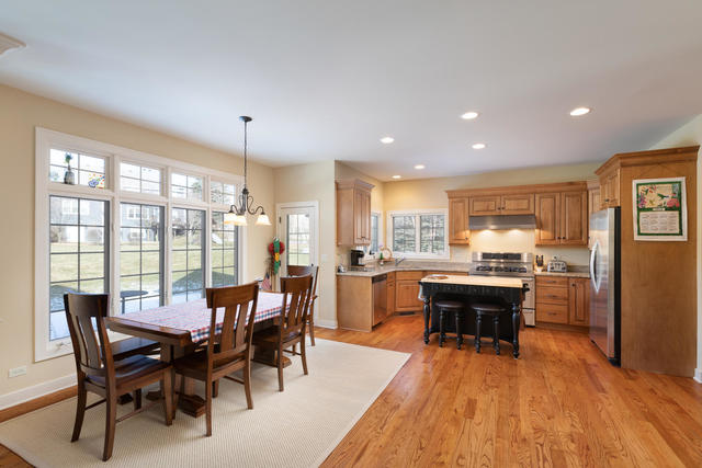 744 Pembridge Place Sugar Grove, IL 60554 - Photo 12 of 44