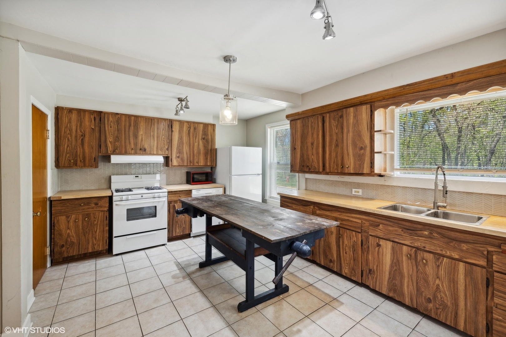 8223 West 30th Street North Riverside, IL 60546 - Photo 7 of 26 Gallery Image 7