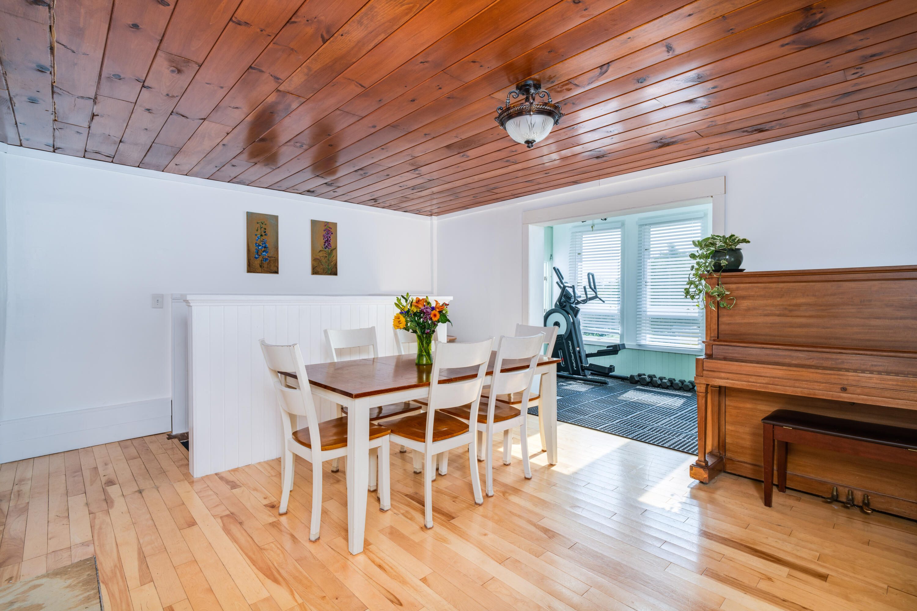 128 Governors Road Farmington, NH 03835 - Photo 9 of 42 DSC00894.enfuselight111