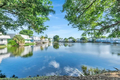 $174,999 | 4050 Northeast 12th Terrace, Unit 38, Oakland Park, FL 33334