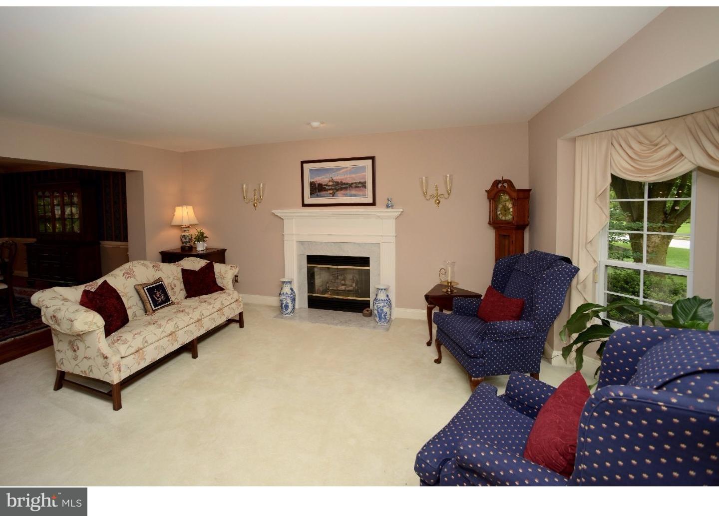814 Waverly Road Kennett Square, PA 19348 - Photo 3 of 25 Living Room