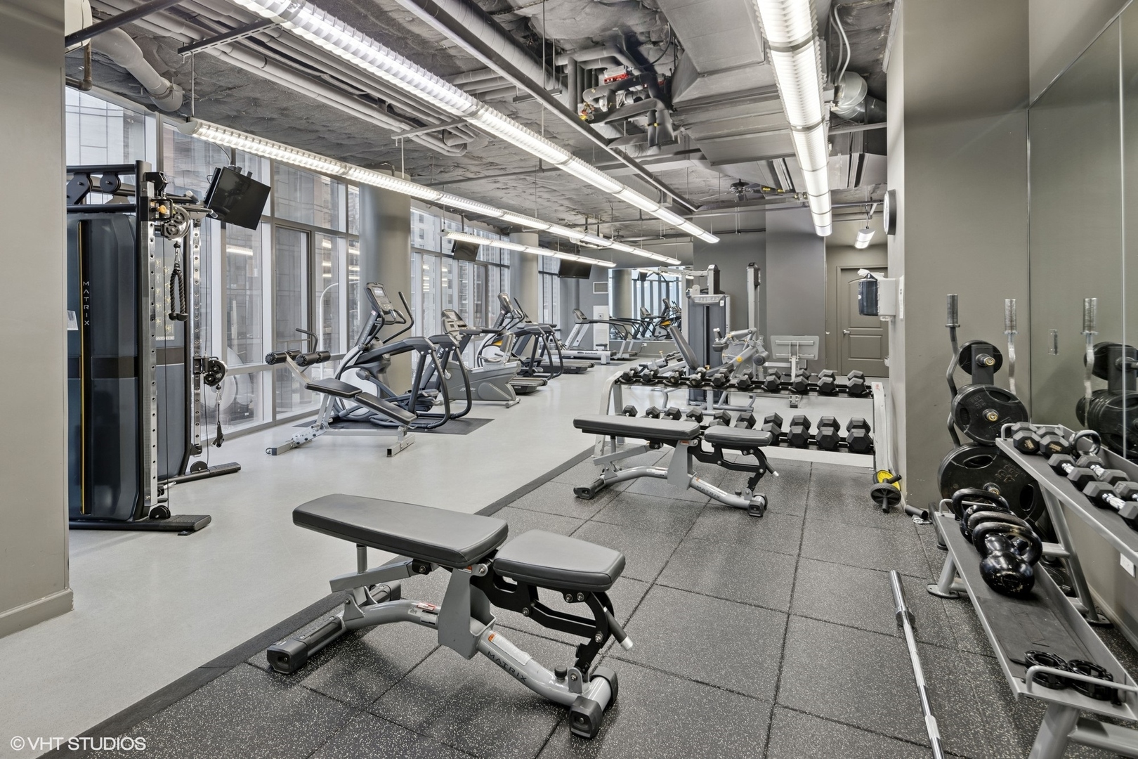 450 East Waterside Drive, Unit 505 Chicago, IL 60601 - Photo 26 of 32 a view of a room with gym equipment