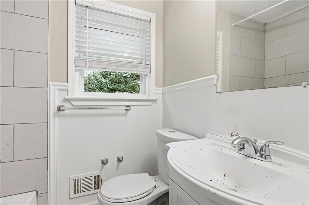 3435 Misty Valley Road Decatur, GA 30032 - Photo 17 of 28 Gallery Image 17