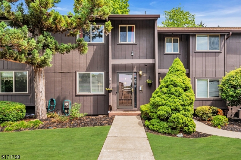 20 Chelsea Way, Bridgewater, NJ 08807 Compass