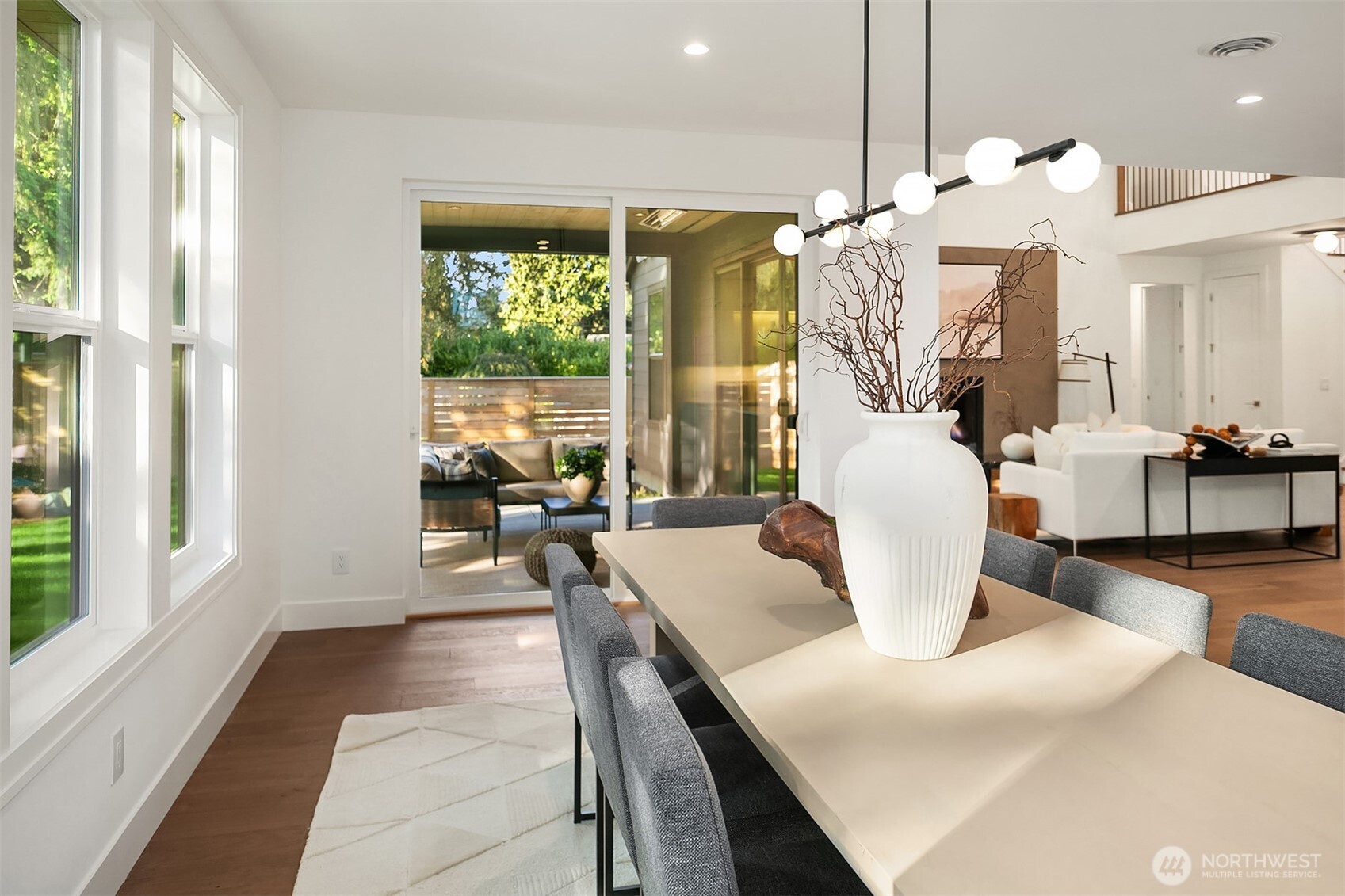 2643 106th Avenue Northeast Bellevue, WA 98004 - Photo 11 of 37