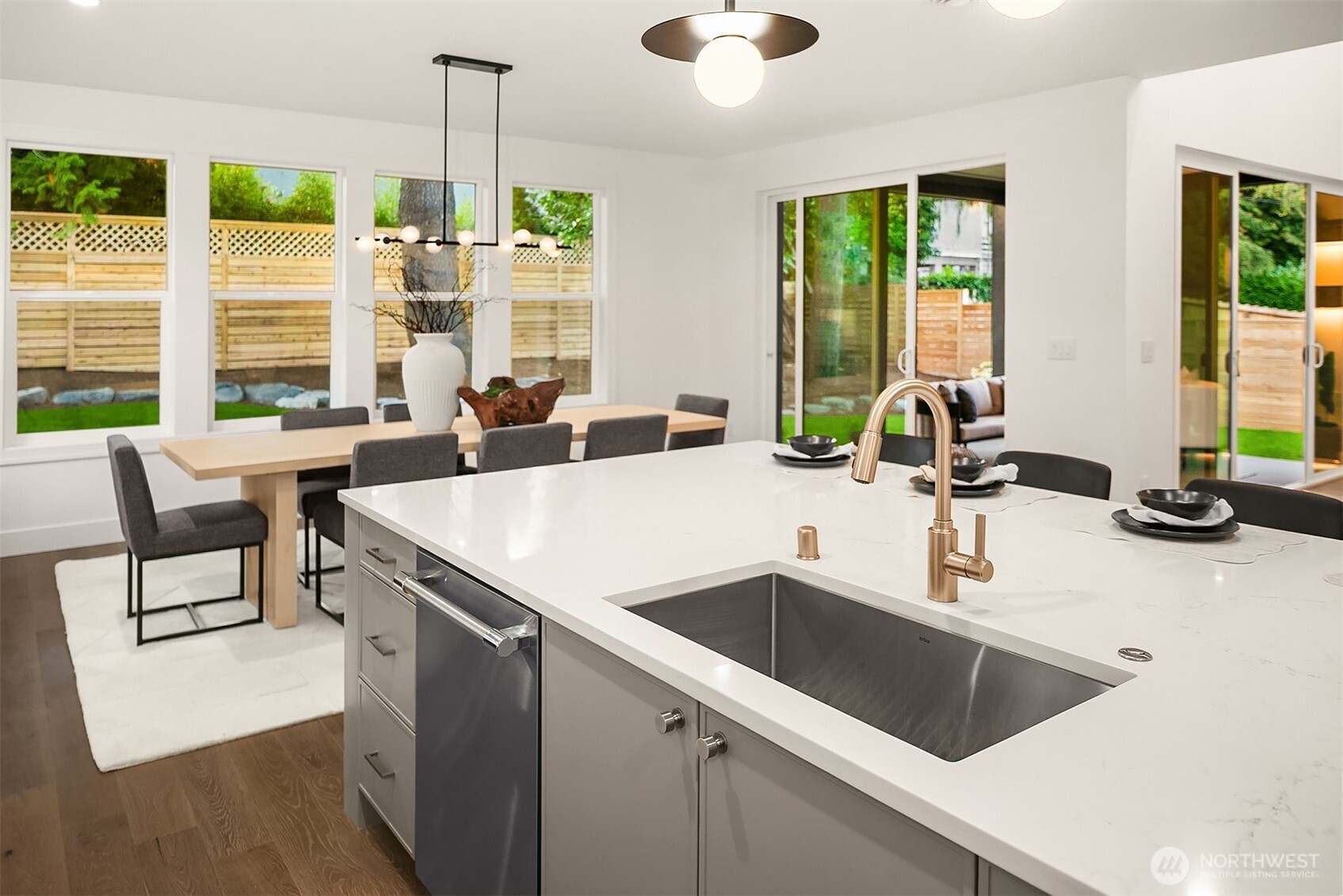 2643 106th Avenue Northeast Bellevue, WA 98004 - Photo 14 of 37