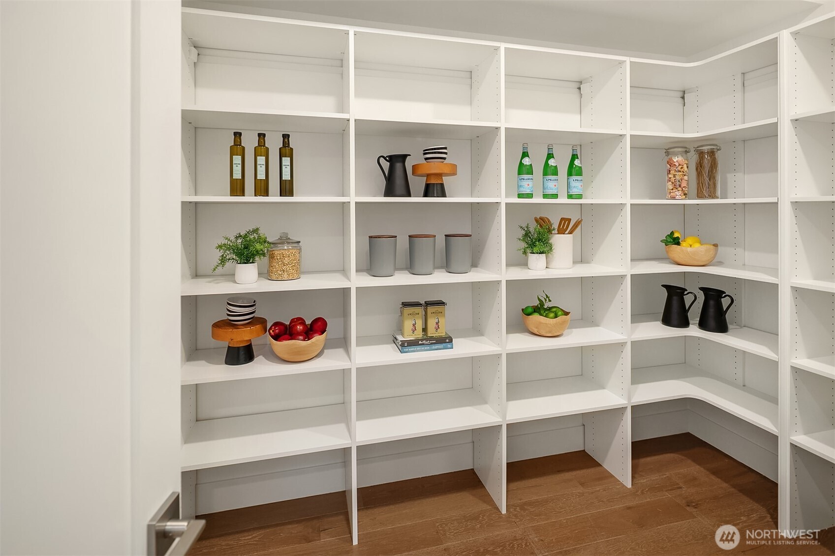 2643 106th Avenue Northeast Bellevue, WA 98004 - Photo 15 of 37