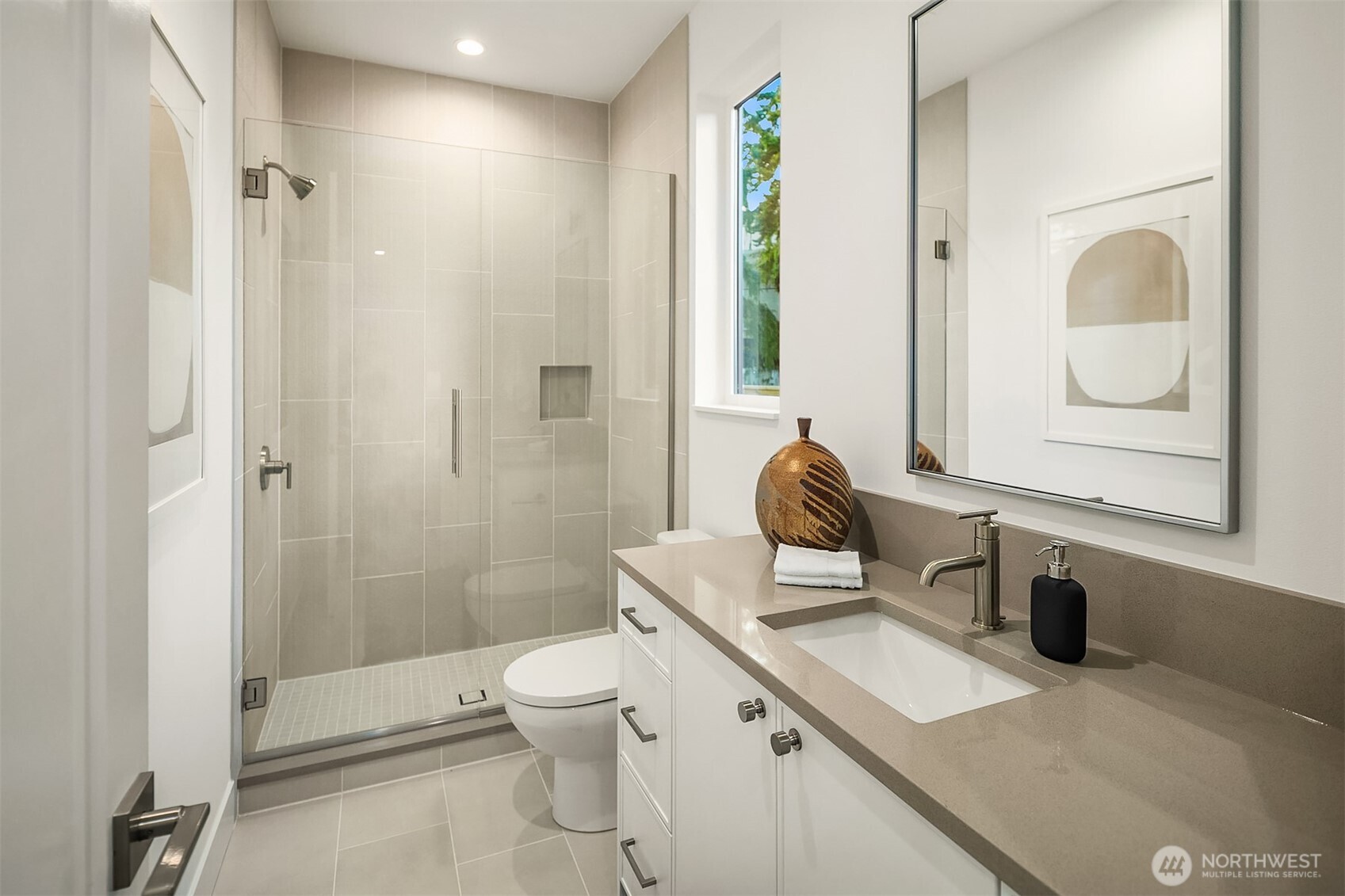 2643 106th Avenue Northeast Bellevue, WA 98004 - Photo 20 of 37