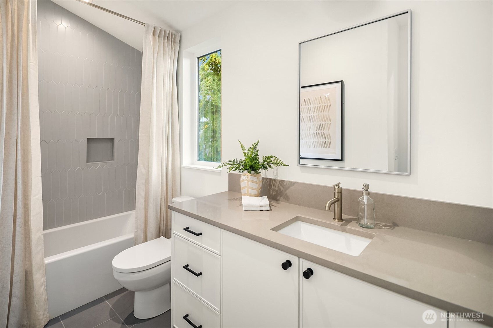 2643 106th Avenue Northeast Bellevue, WA 98004 - Photo 22 of 37