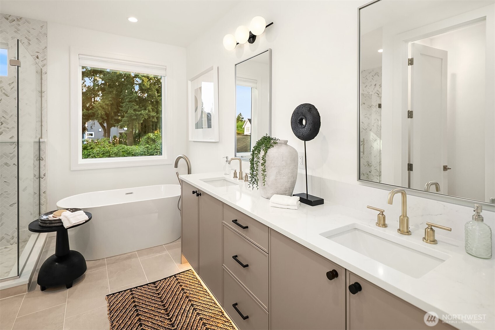 2643 106th Avenue Northeast Bellevue, WA 98004 - Photo 27 of 37