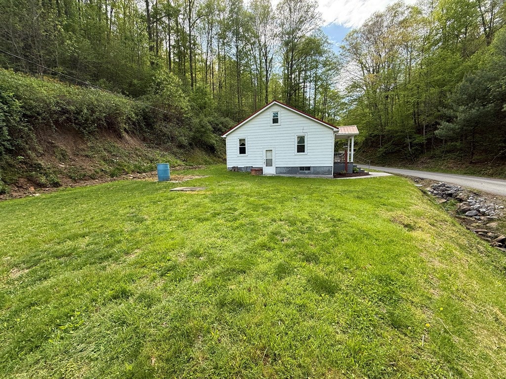 1762 Wds Frk Road Grundy, VA 24614 - Photo 34 of 39 Gallery Image 34