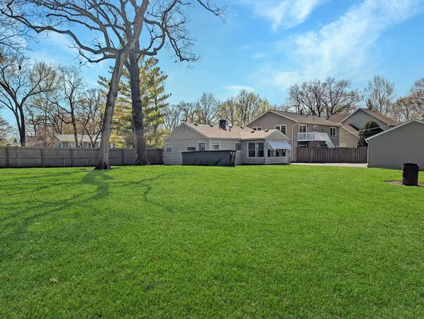 $194,900 | 37130 North Parma Avenue, Lake Villa, IL 60046