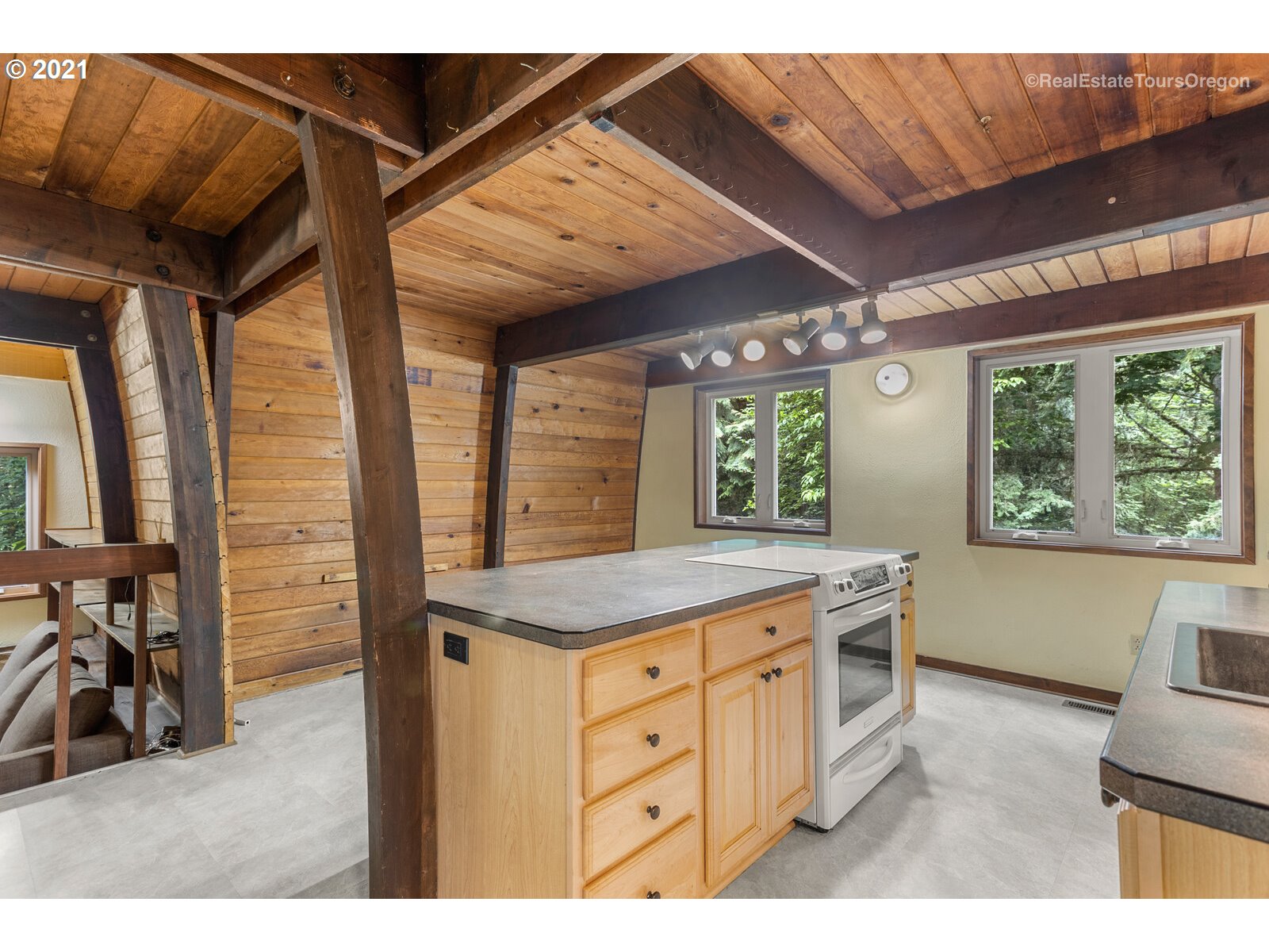 41400 Southeast Cornog Road Sandy, OR 97055 - Photo 8 of 32