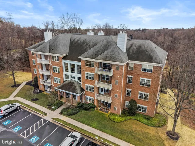 $339,000 | 405 Plumbridge Court, Unit 204, Lutherville-Timonium, MD 21093