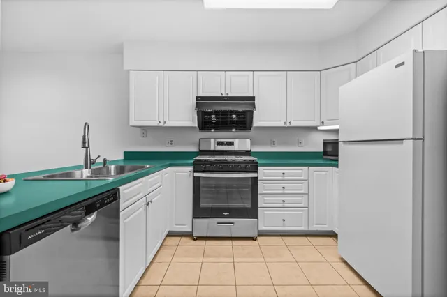 $339,000 | 405 Plumbridge Court, Unit 204, Lutherville-Timonium, MD 21093