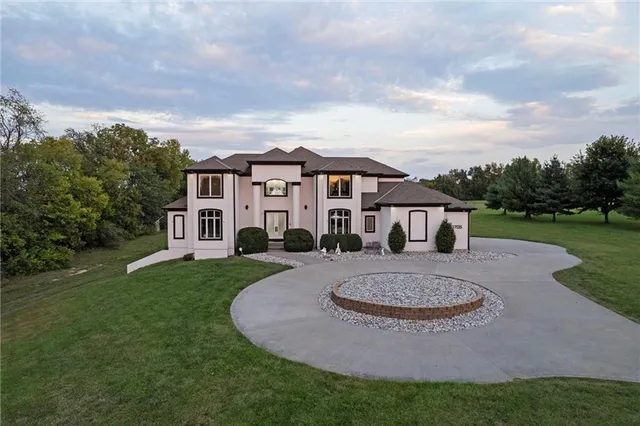 $1,825,000 | 10705 Wild Flower Drive, Lee's Summit, MO 64086