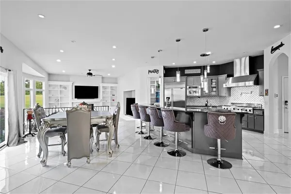 $1,825,000 | 10705 Wild Flower Drive, Lee's Summit, MO 64086