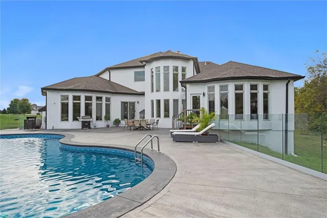 $1,825,000 | 10705 Wild Flower Drive, Lee's Summit, MO 64086