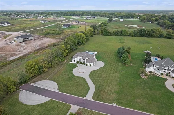 $1,825,000 | 10705 Wild Flower Drive, Lee's Summit, MO 64086