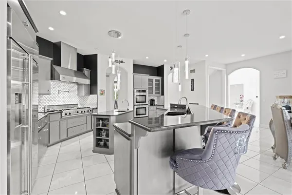 $1,825,000 | 10705 Wild Flower Drive, Lee's Summit, MO 64086