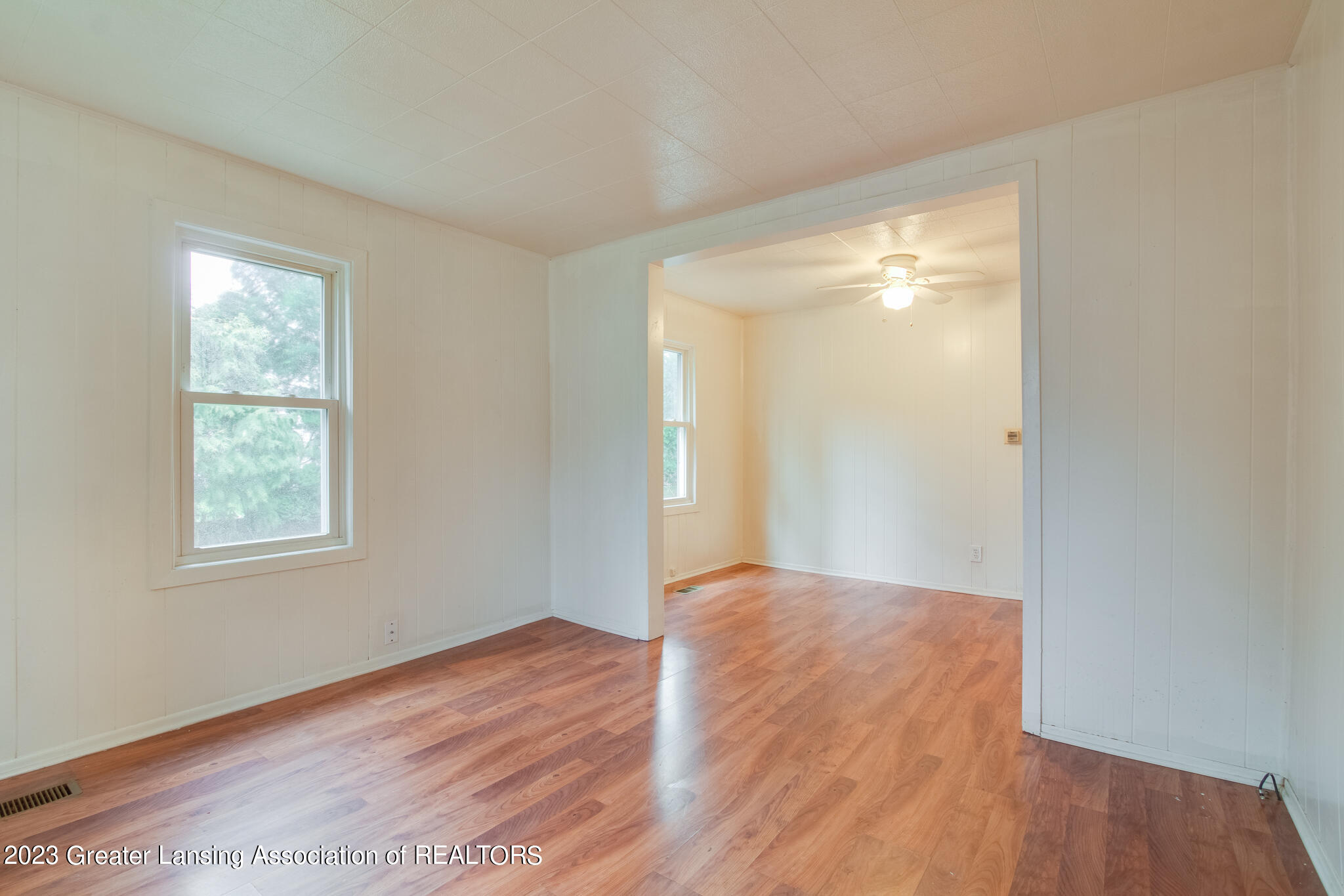 528 Stoner Road Lansing, MI 48917 - Photo 5 of 16 528_Stoner_ADRIANA-12
