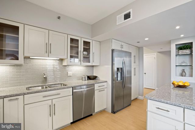 $1,009,000 | 4550 North Park Avenue, Unit 912, Chevy Chase, MD 20815