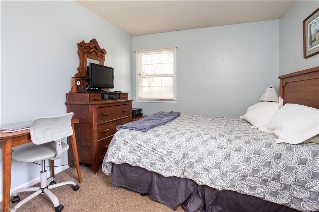 3324 Rockingham Road High Point, NC 27265 - Photo 20 of 29