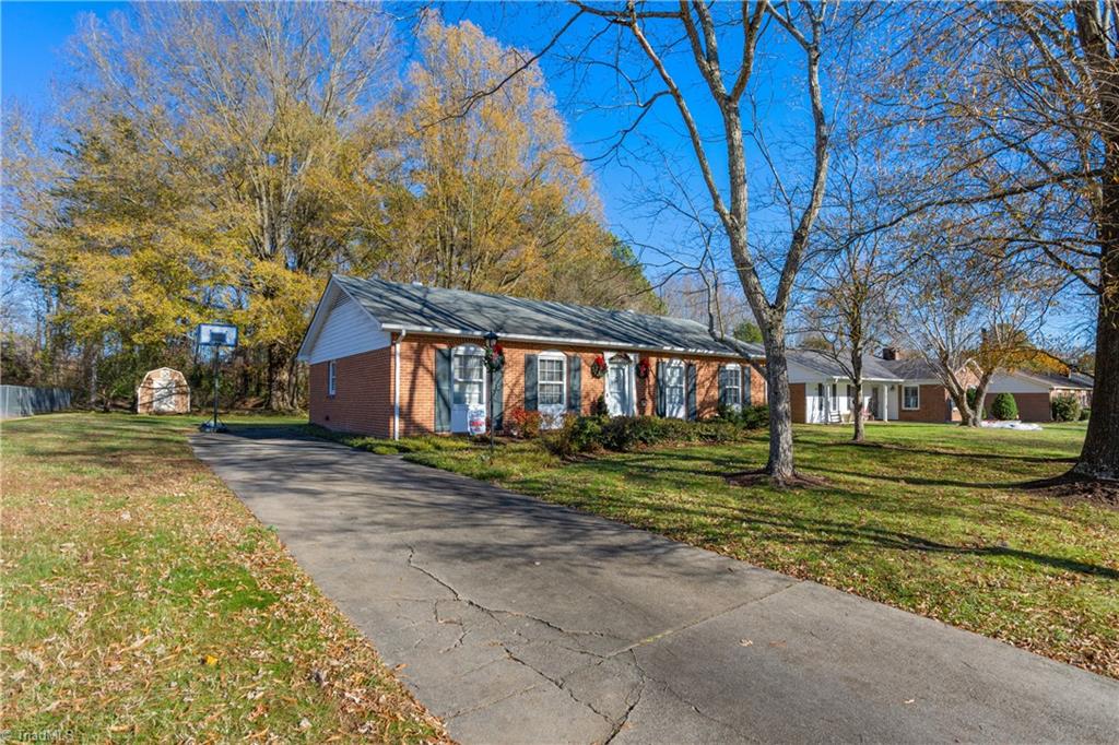 3324 Rockingham Road High Point, NC 27265 - Photo 3 of 29