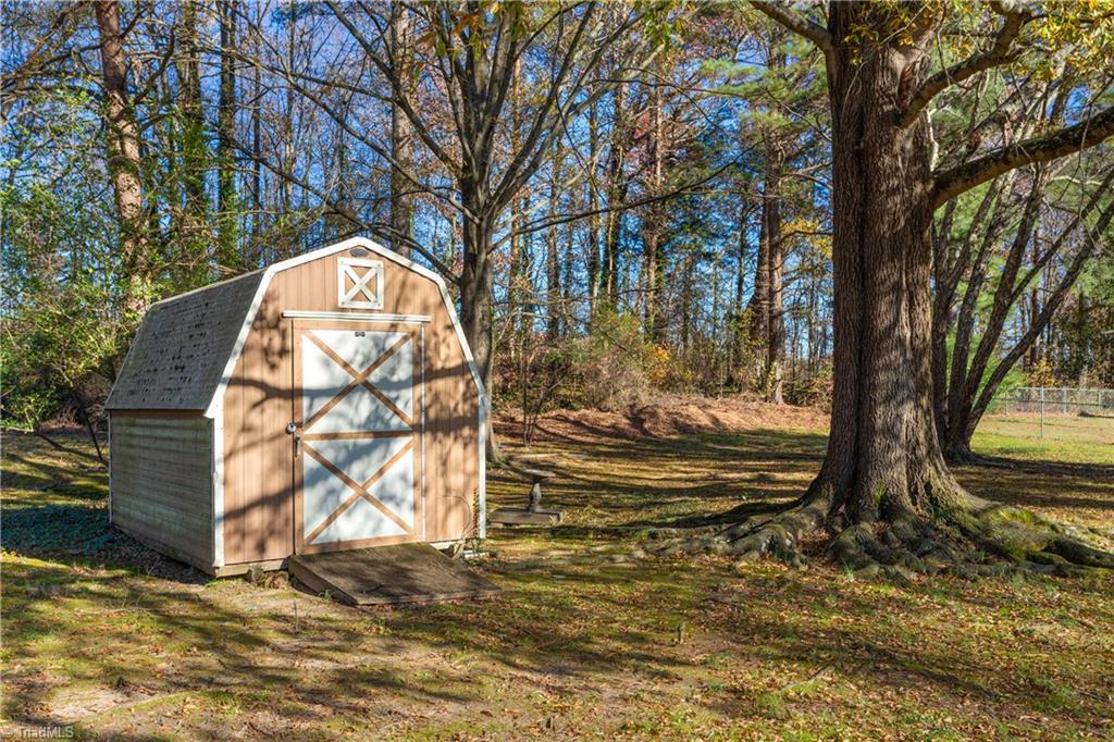 3324 Rockingham Road High Point, NC 27265 - Photo 25 of 29