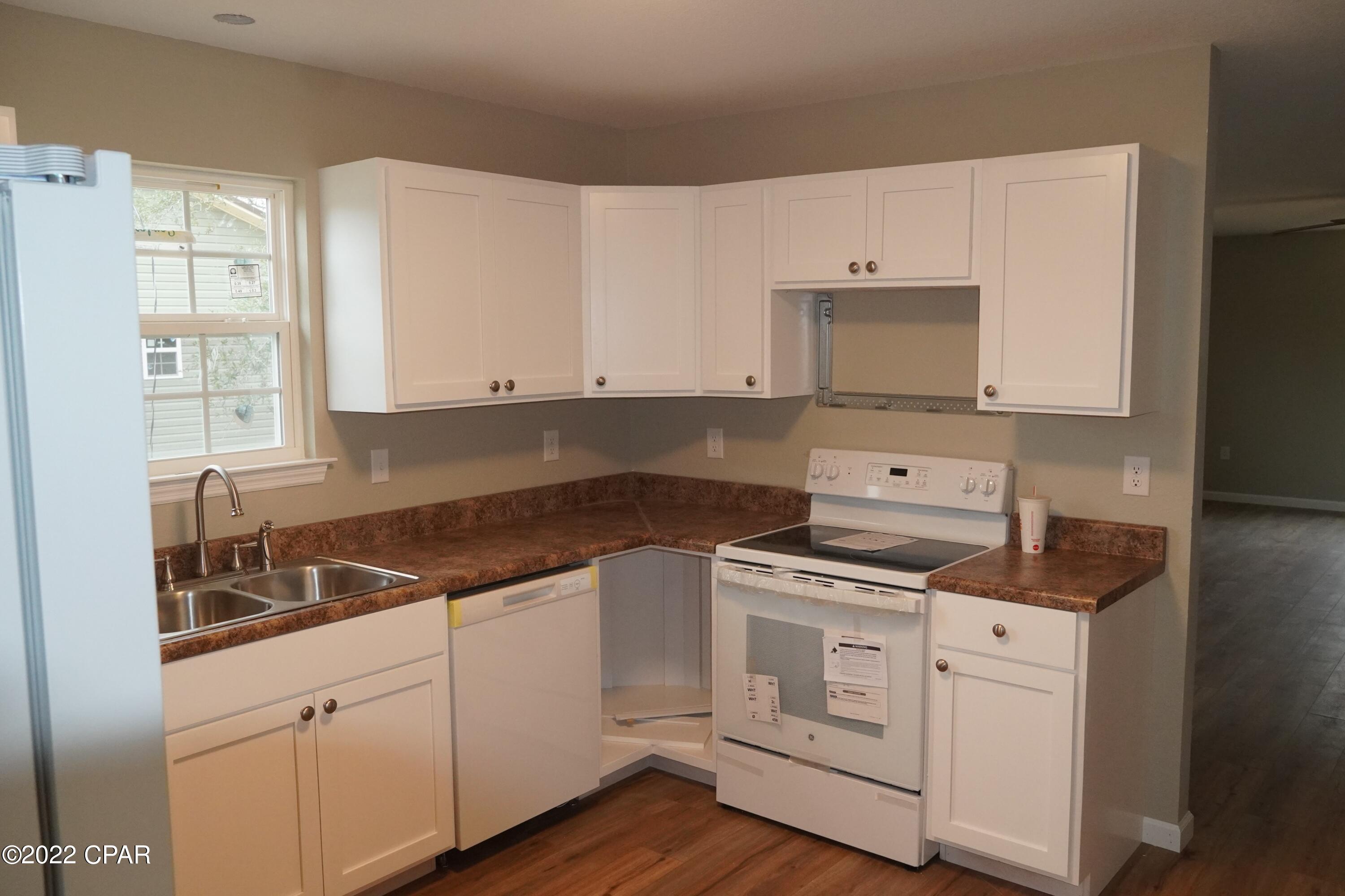 6597 Grande Oak Loop Grand Ridge, FL 32442 - Photo 8 of 17 Gallery Image 8