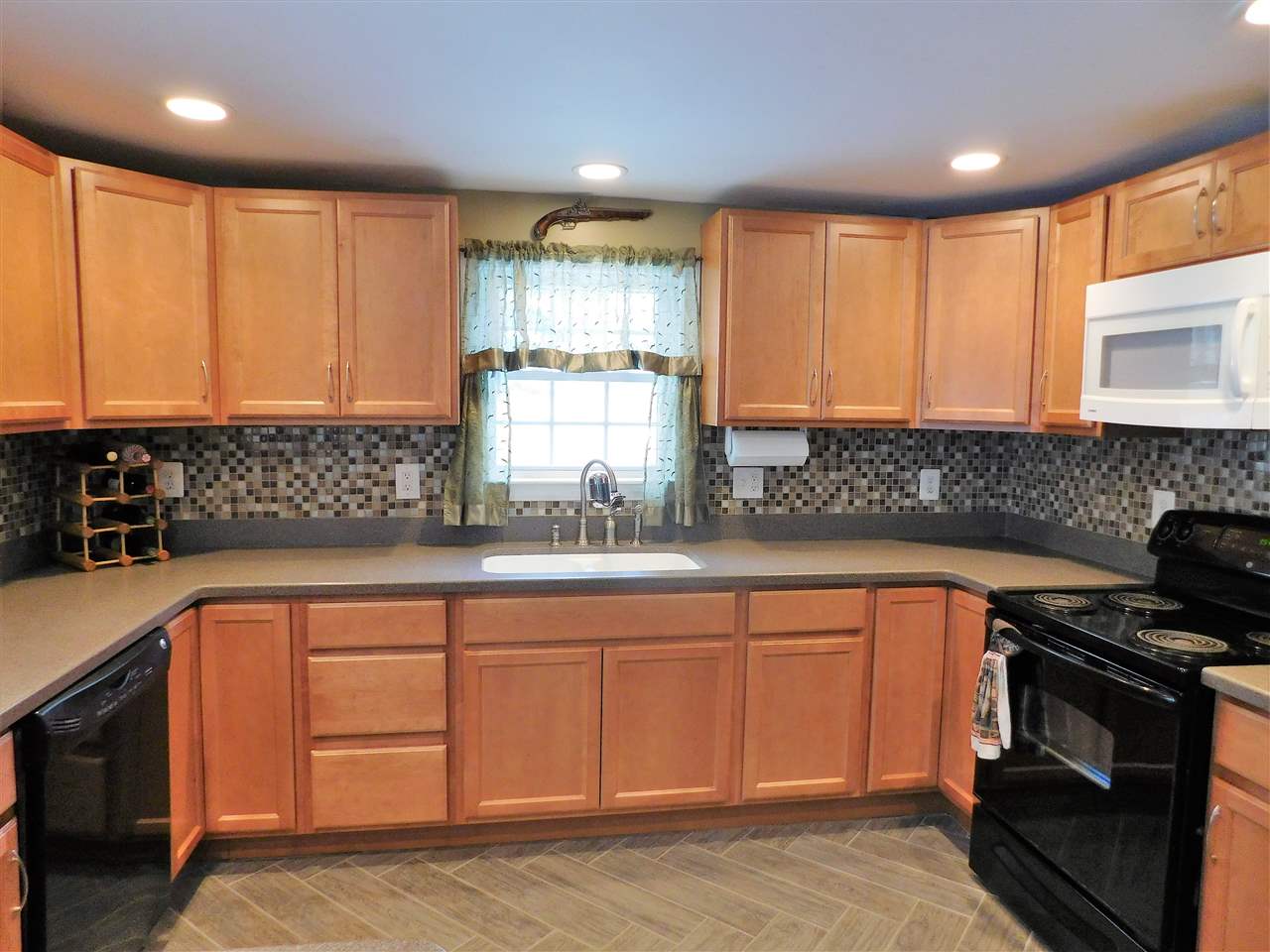 2503 County Road Windsor, VT 05089 - Photo 2 of 27