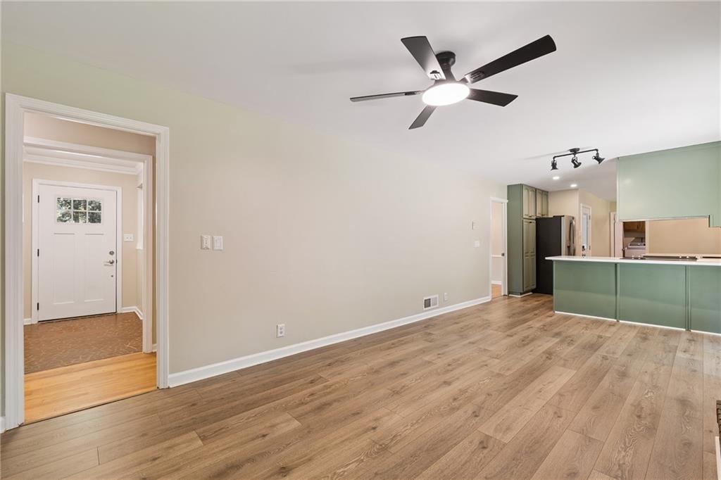 536 Rimrock Trail Stone Mountain, GA 30083 - Photo 20 of 45
