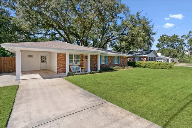 $850,000 | 907 Mallery Street, St. Simons Island, GA 31522