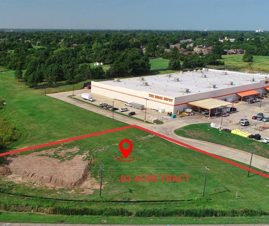 3200 Northeast Loop 286 Paris, TX 75460 - Photo 13 of 28 an aerial view of a pool