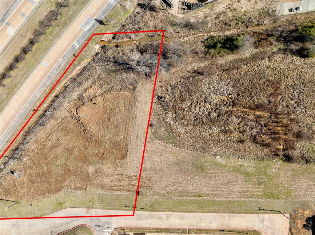 3200 Northeast Loop 286 Paris, TX 75460 - Photo 25 of 28 a bathroom with a shower