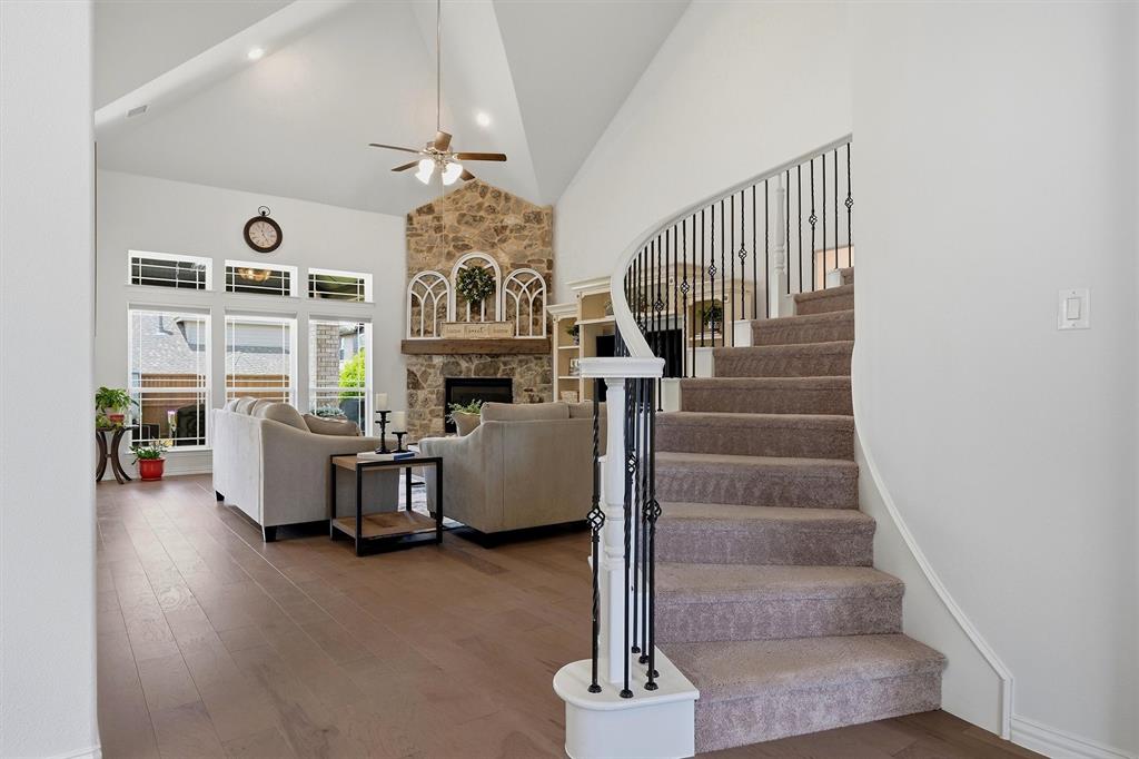 809 Violet Way Celina, TX 75009 - Photo 6 of 38 Entry