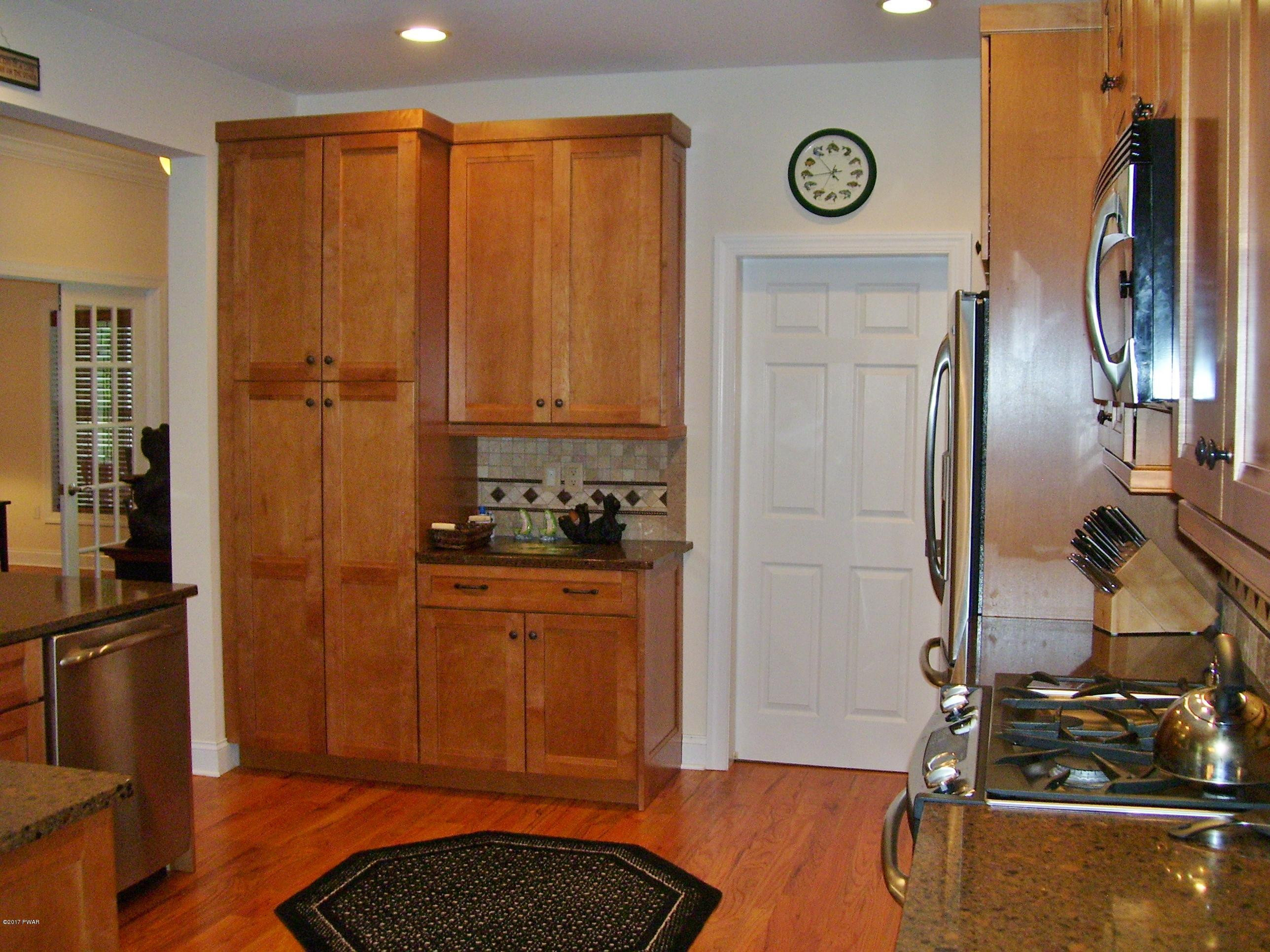 1037 Boat House Road Lake Ariel, PA 18436 - Photo 15 of 64 Kitchen