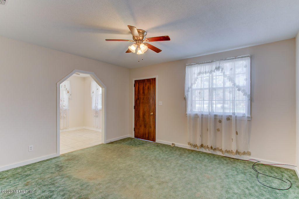 991 Otis Road Jacksonville, FL 32220 - Photo 11 of 26 Living Room