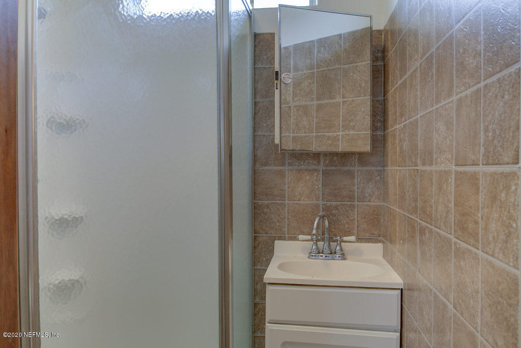 991 Otis Road Jacksonville, FL 32220 - Photo 21 of 26 Bathroom