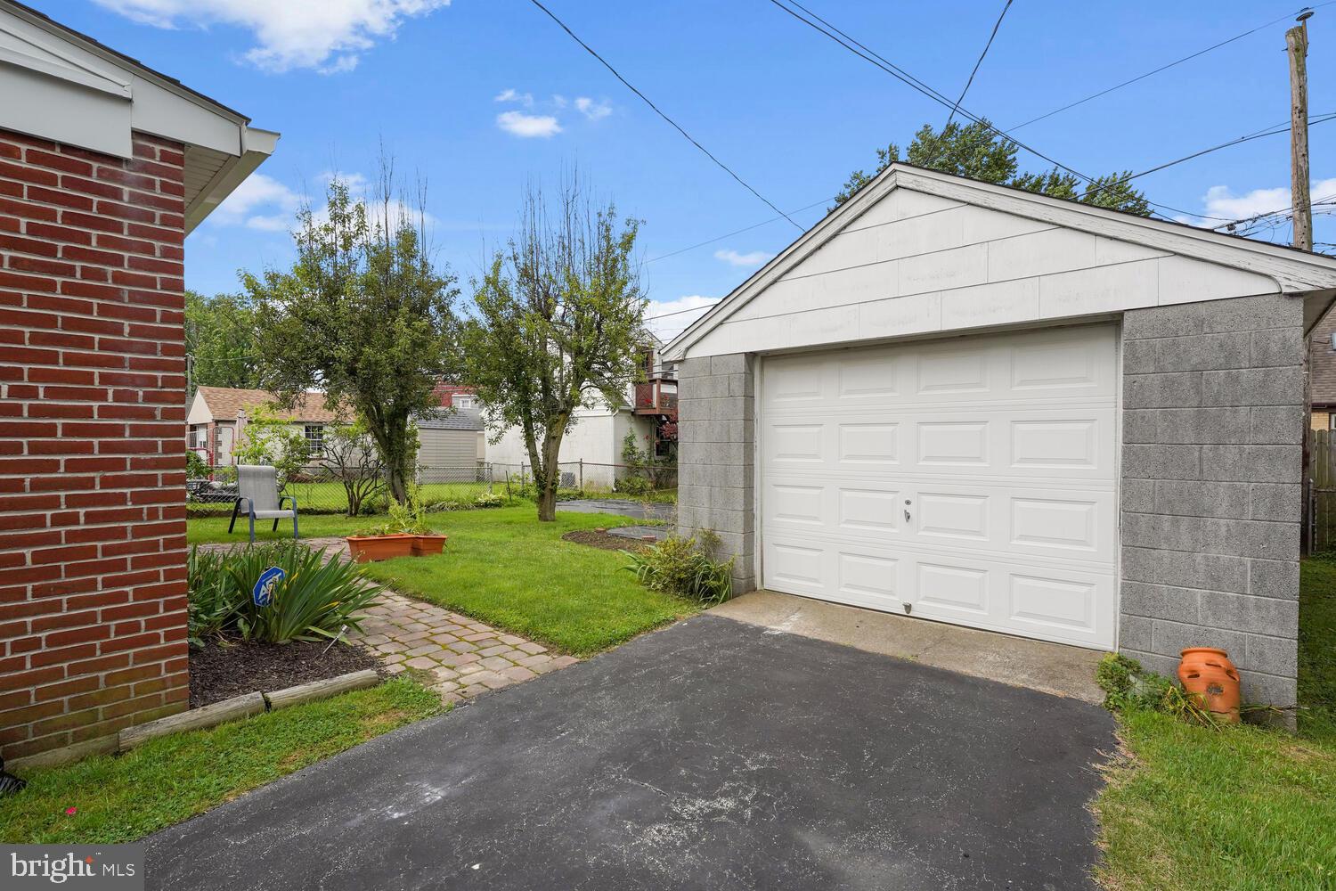 506 Bonsall Road Ridley Park, PA 19078 - Photo 3 of 27