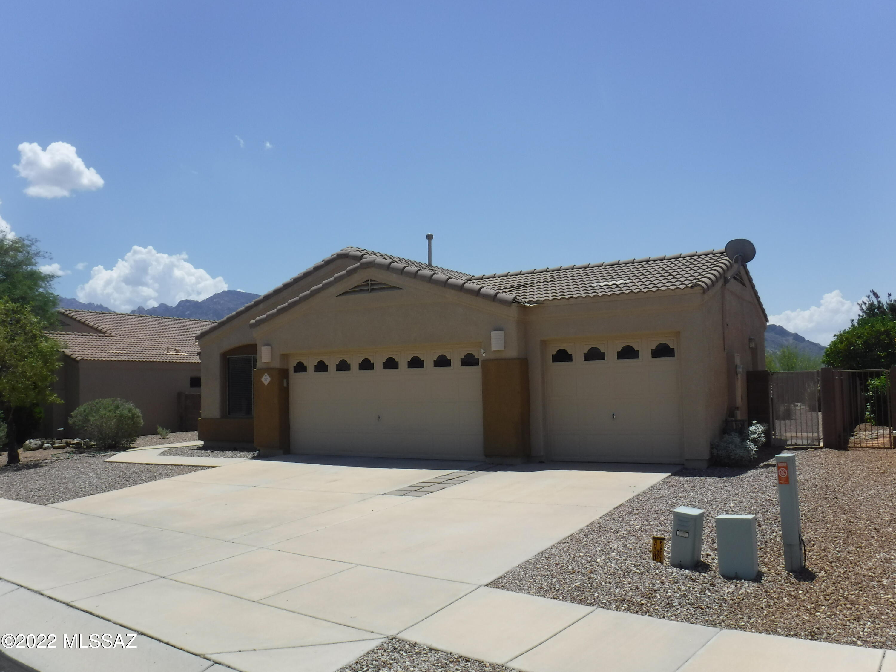 317 West Plateau Road Oro Valley, AZ 85737 - Photo 37 of 40