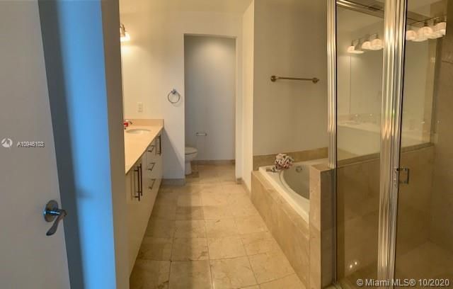 $450,000 | 3330 Northeast 190th Street, Unit 1818, Aventura, FL 33180