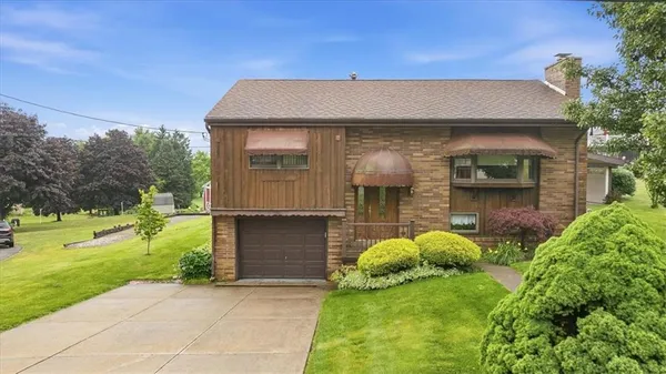 $274,900 | 157 Gourley Lane, Monaca, PA 15061