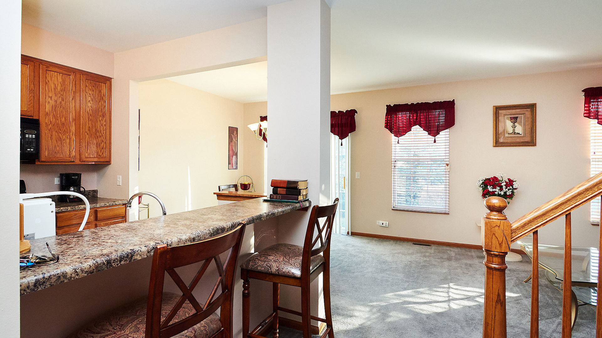1989 West Cobblestone Road, Unit 1989 Romeoville, IL 60446 - Photo 6 of 51 a dining room with furniture and window