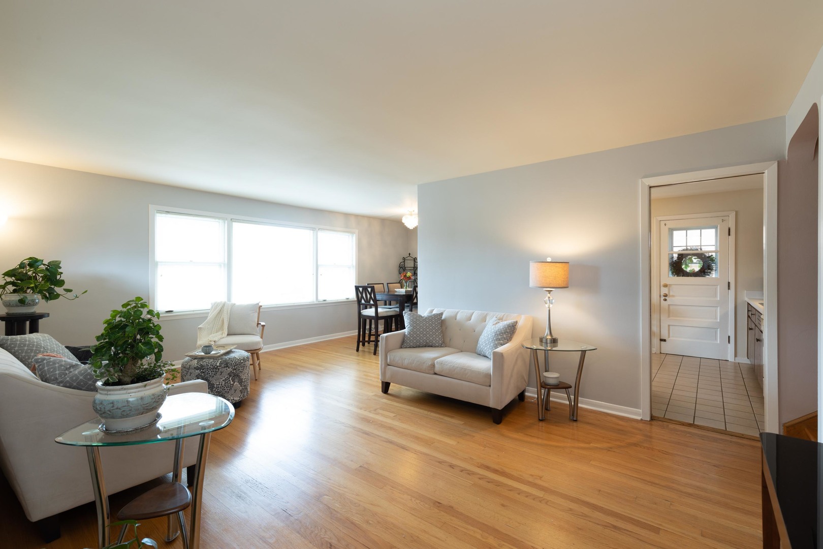 9047 Bartlett Avenue Brookfield, IL 60513 - Photo 3 of 20