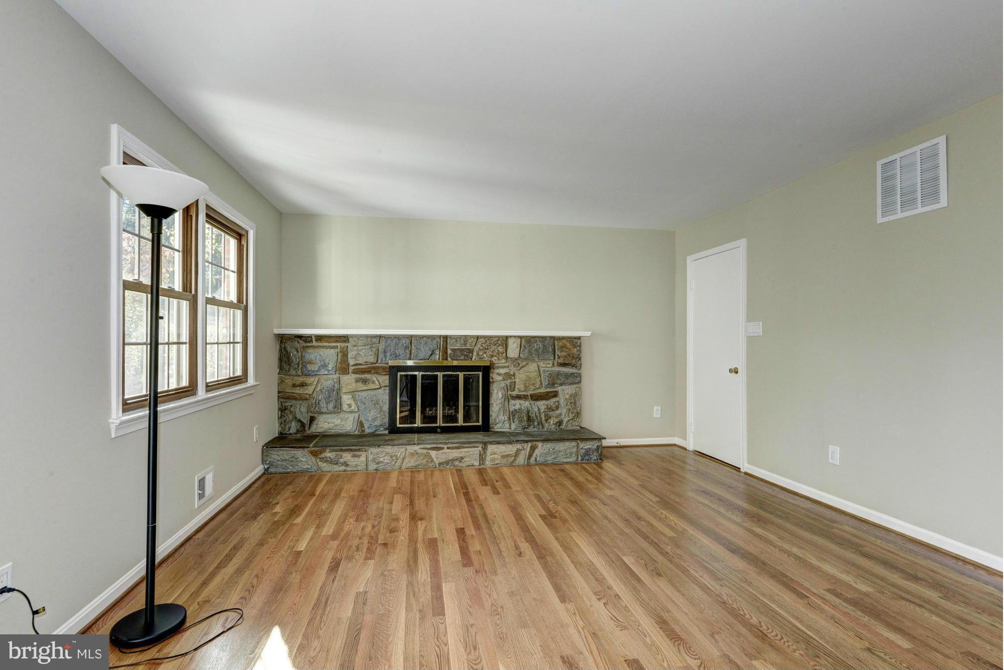 8400 Postoak Road Potomac, MD 20854 - Photo 11 of 26 Family Room