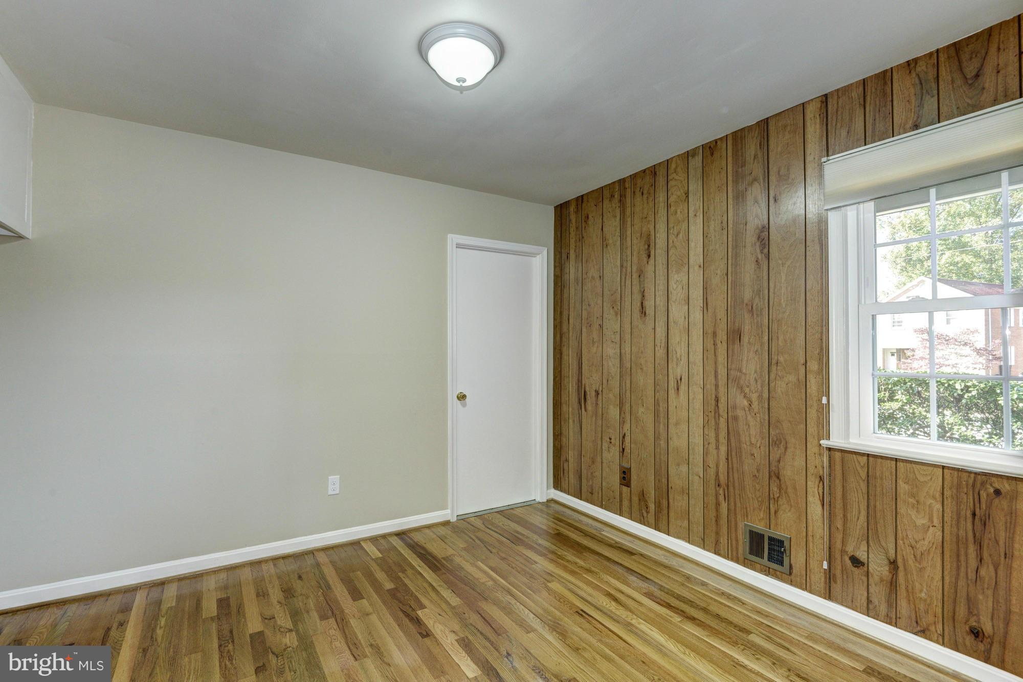 8400 Postoak Road Potomac, MD 20854 - Photo 13 of 26 Bedroom