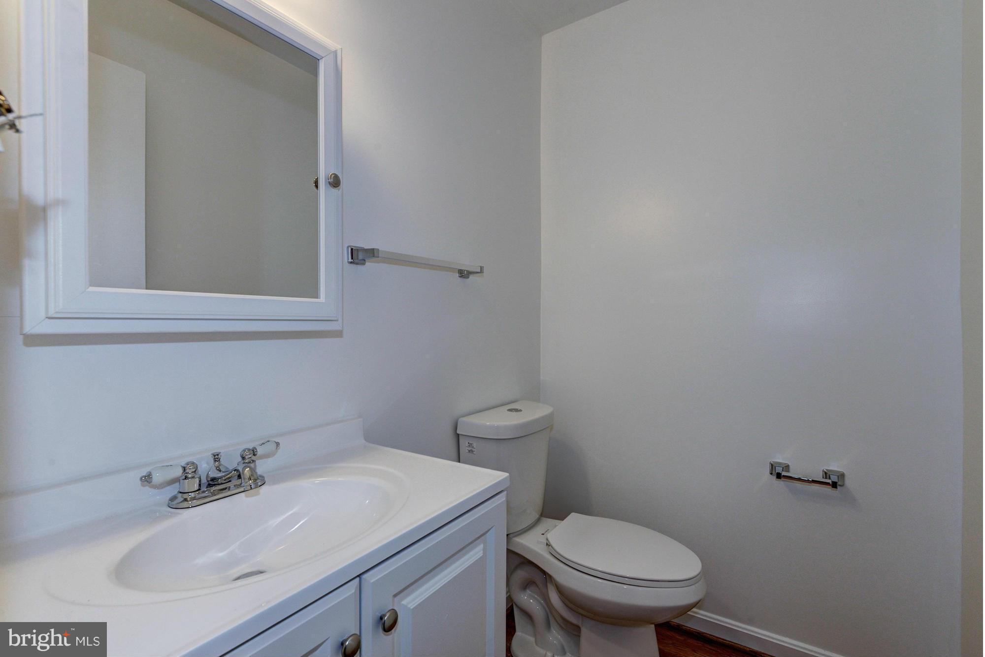 8400 Postoak Road Potomac, MD 20854 - Photo 15 of 26 Bath