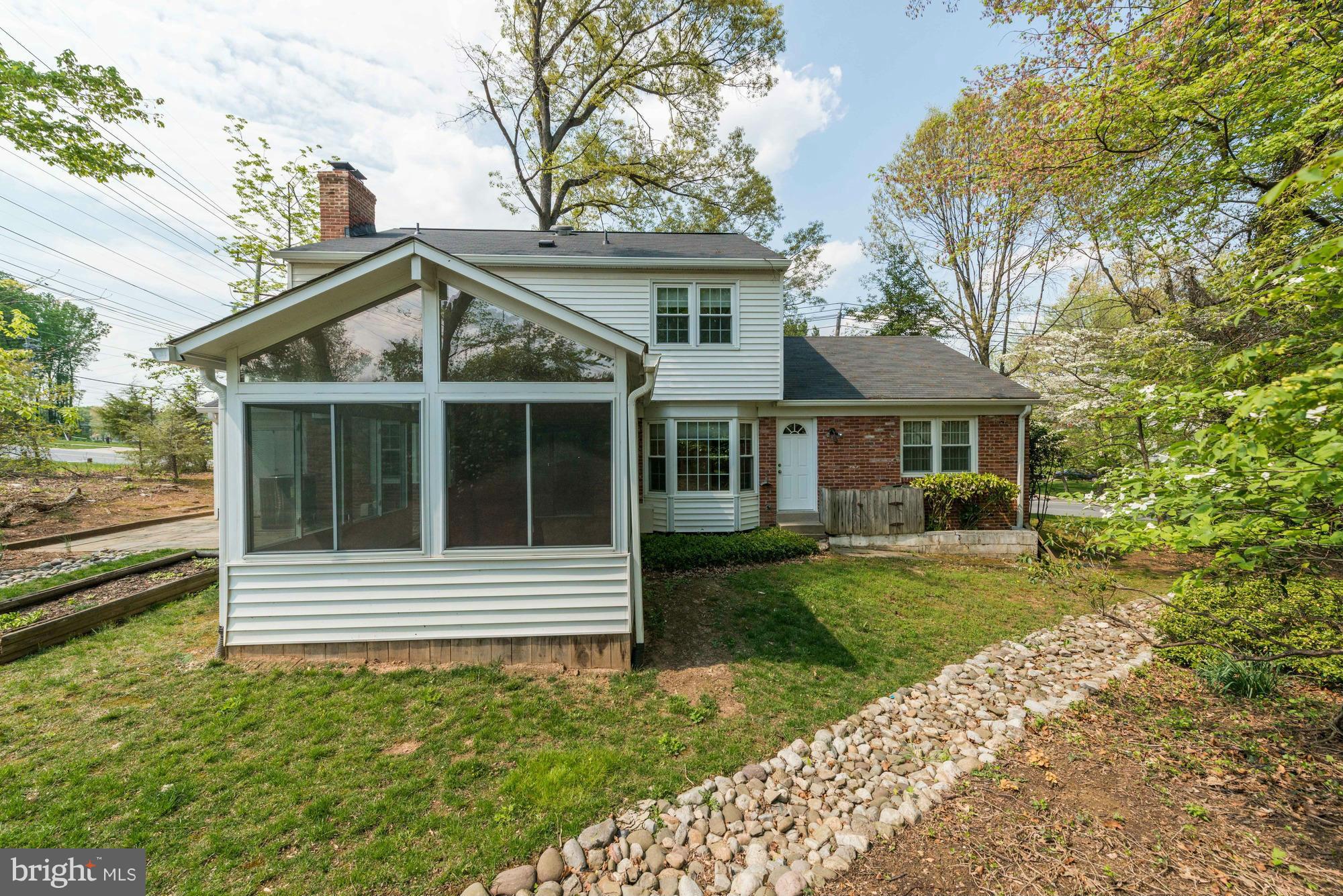 8400 Postoak Road Potomac, MD 20854 - Photo 25 of 26 Exterior (Rear)