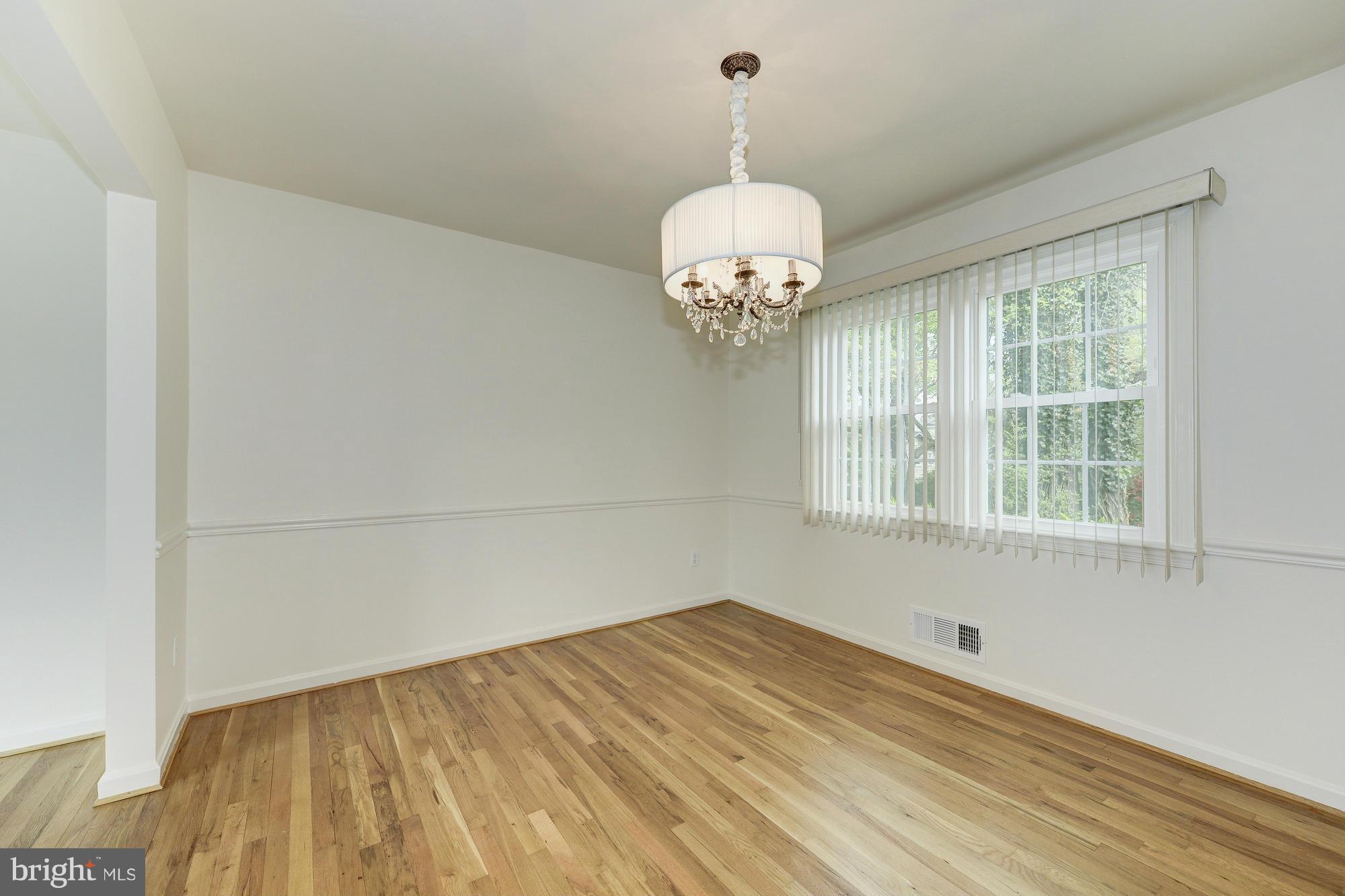 8400 Postoak Road Potomac, MD 20854 - Photo 5 of 26 Dining Room